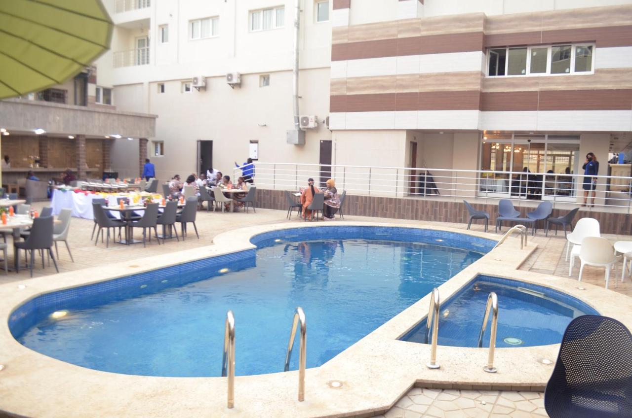 Suita Hotel Yaounde Exterior photo